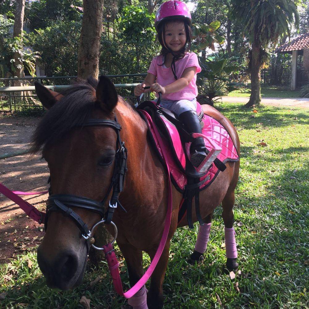 instagram.com/thaliaputrionsu