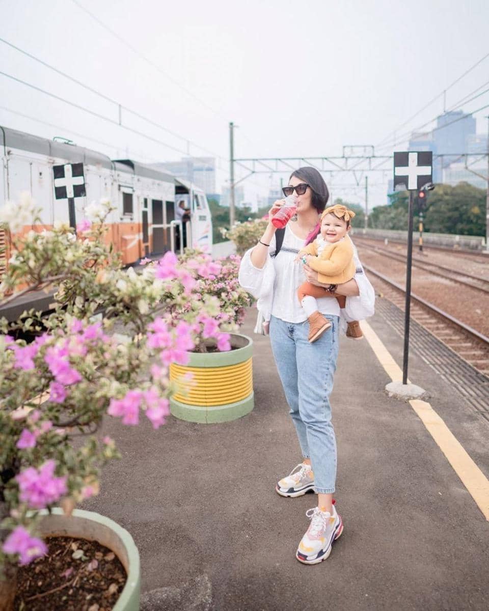 instagram.com/mrssharena