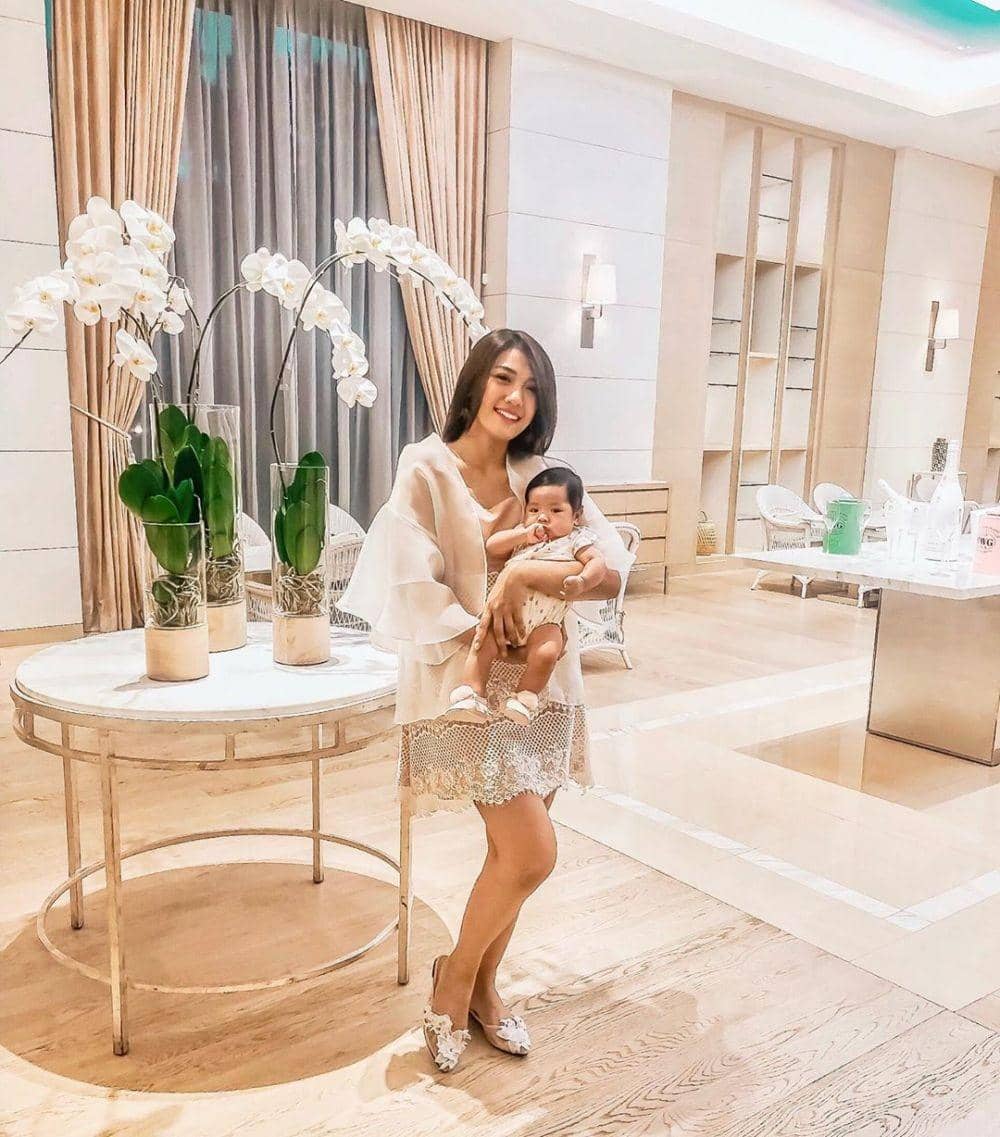 instagram.com/anissaaziza