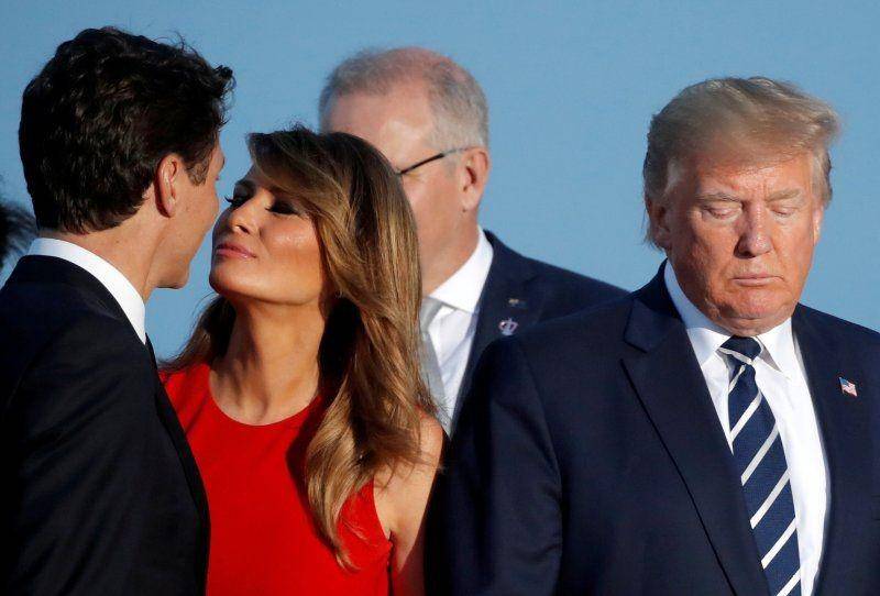 Melania Trump mencium Justin Trudeau di KTT G7 pada 24-26 Agustus 2019. ANTARA FOTO/REUTERS/Carlos Barria