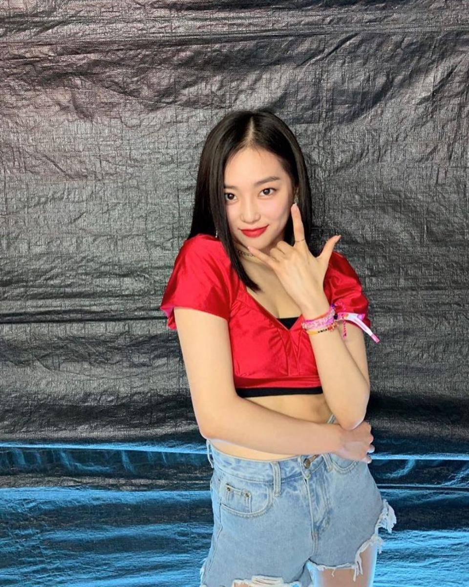 instagram.com/yyyyeeun