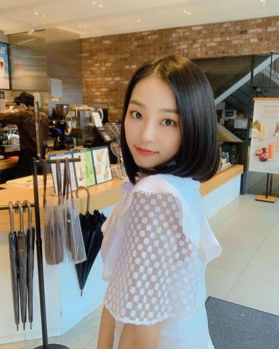 instagram.com/yyyyeeun