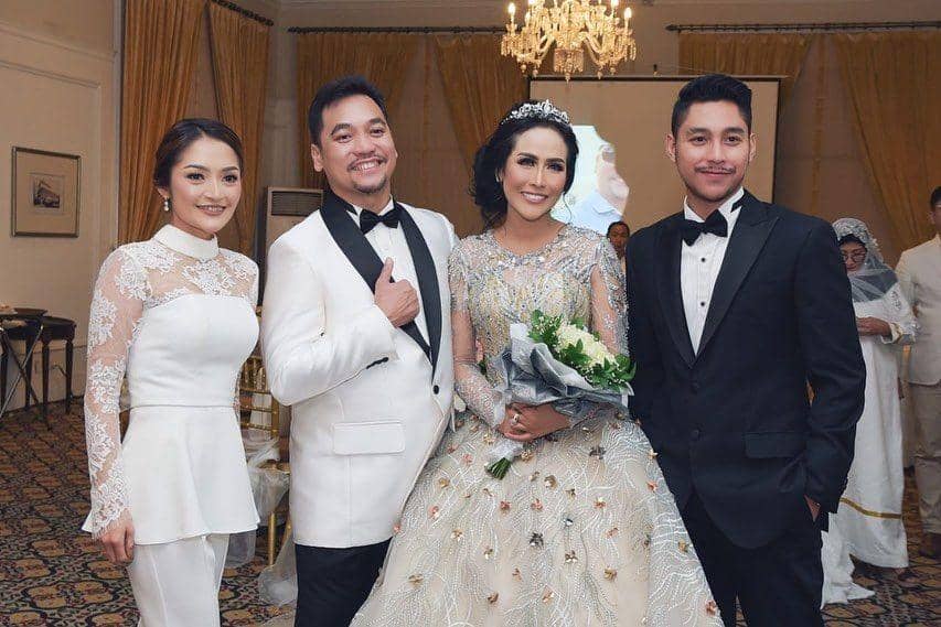 instagram.com/sitibadriahh