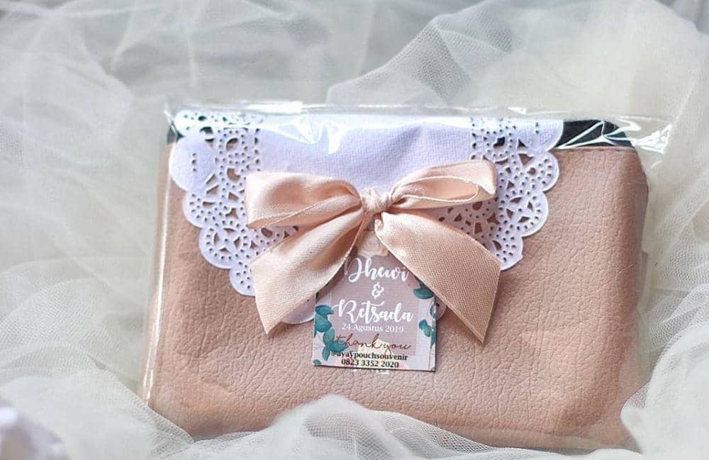 Instagram.com/ayaypouchsouvenir