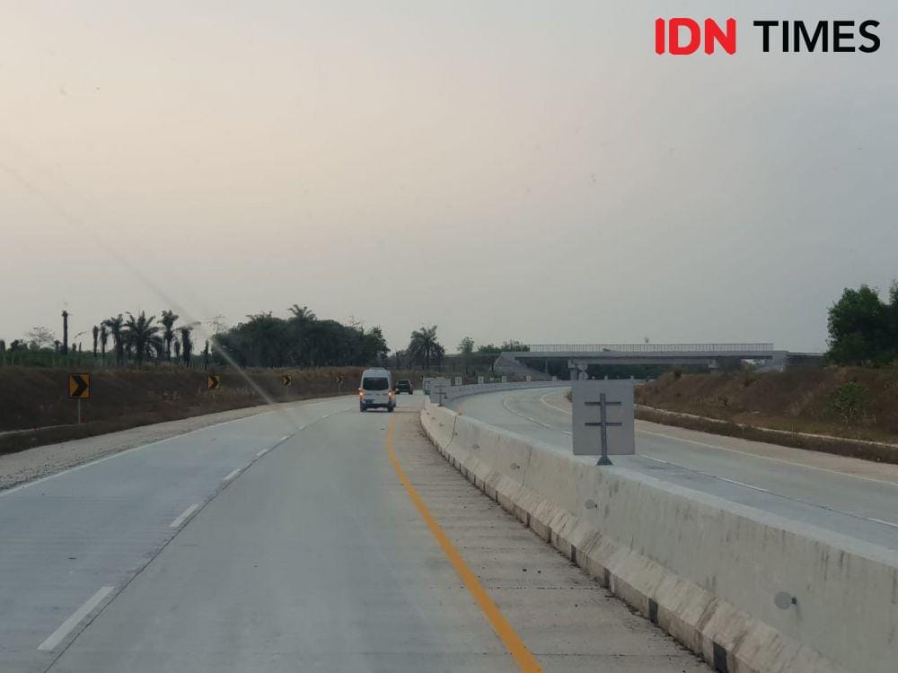 Tol Pematang Panggang (IDN Times/Uni Lubis)