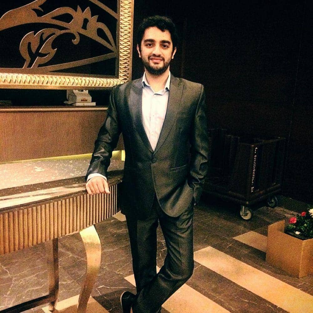 instagram.com/parzaan.dastur