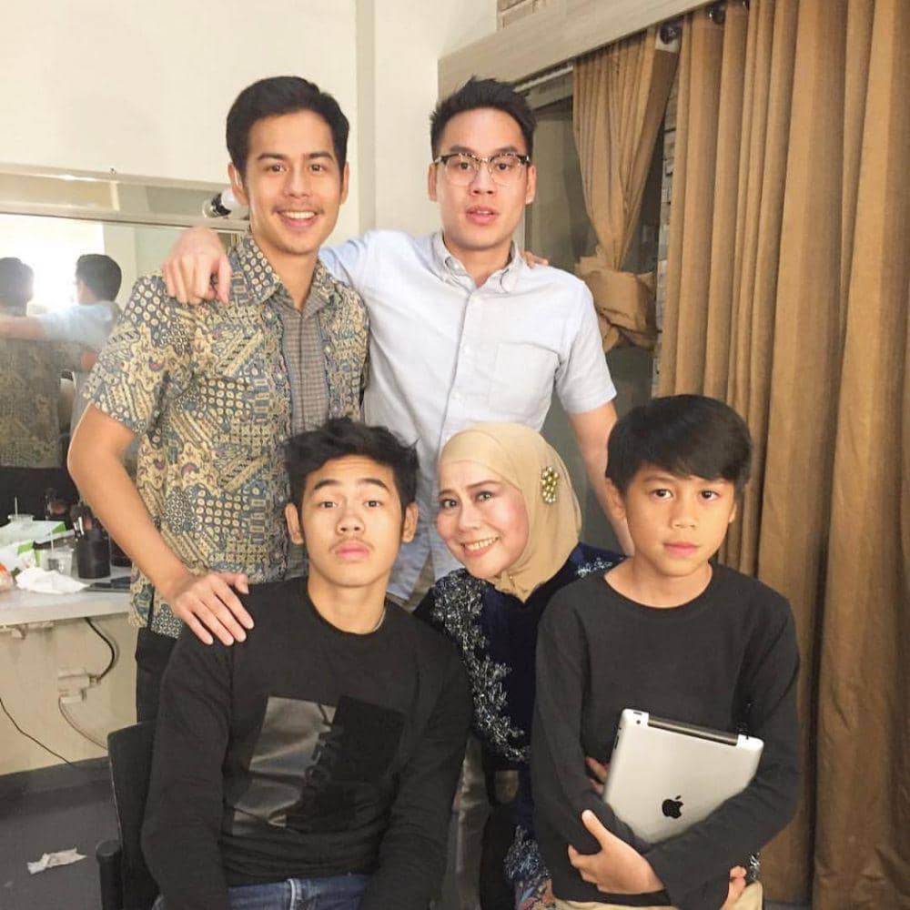 instagram.com/dewiyullofficial