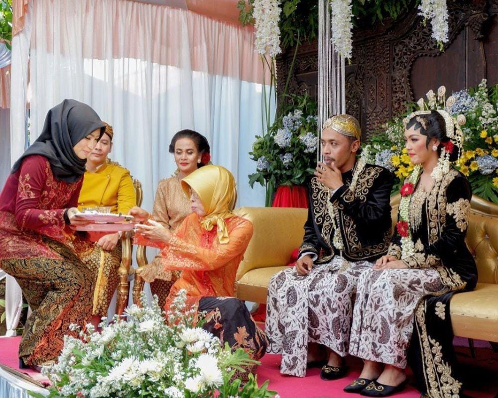 instagram.com/itshestisfrn