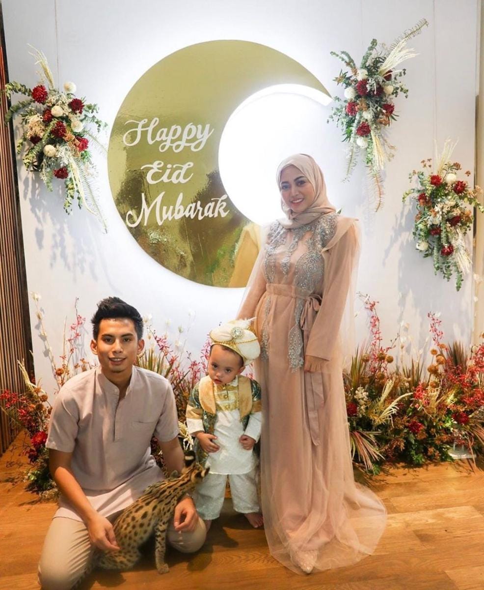 instagram.com/rachelvennya