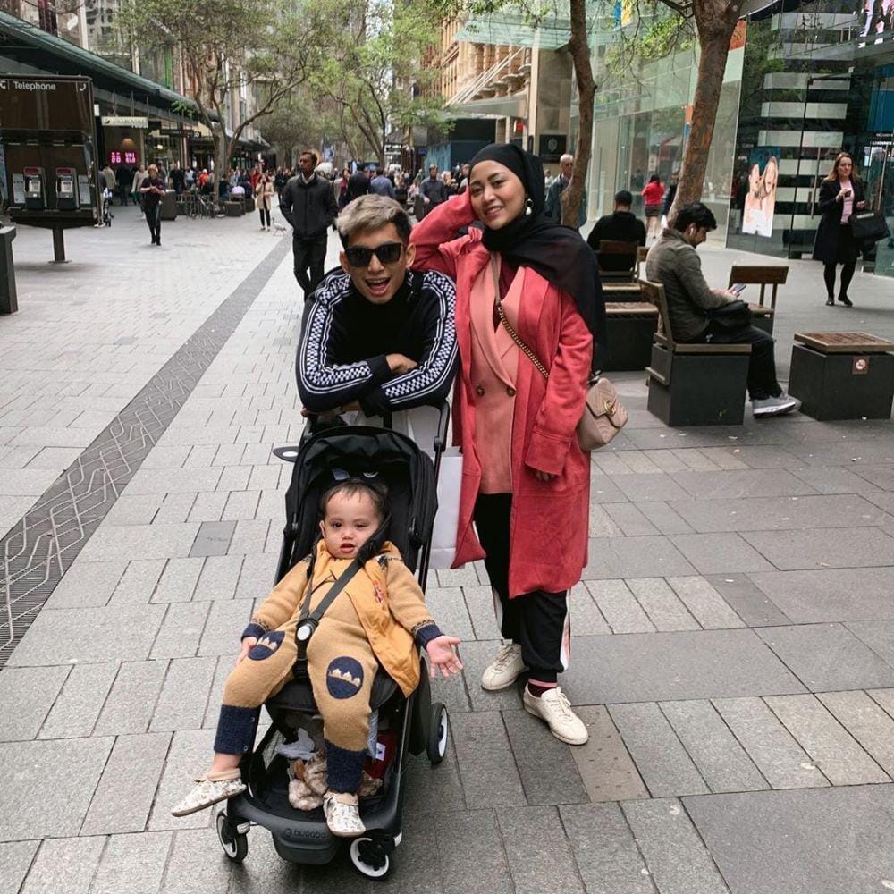 instagram.com/rachelvennya