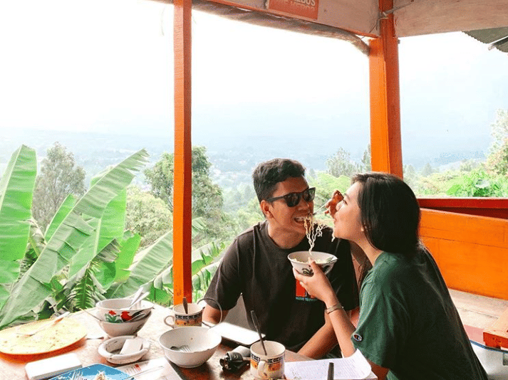 instagram.com/tiarapangestika