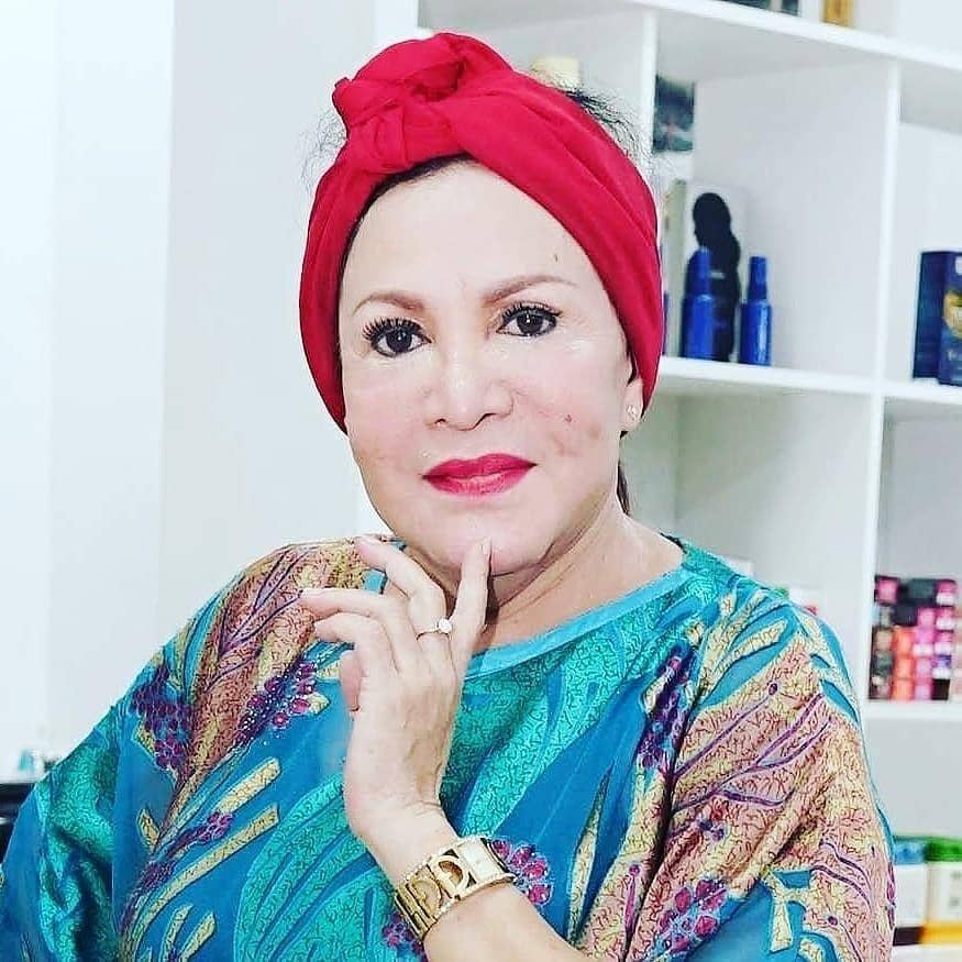 instagram.com/mpok.atiek