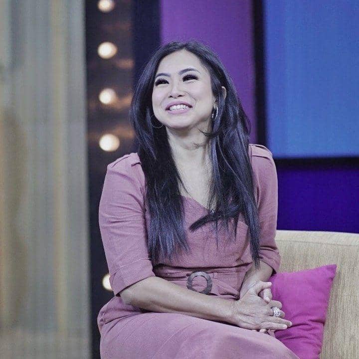 instagram.com/fenirose