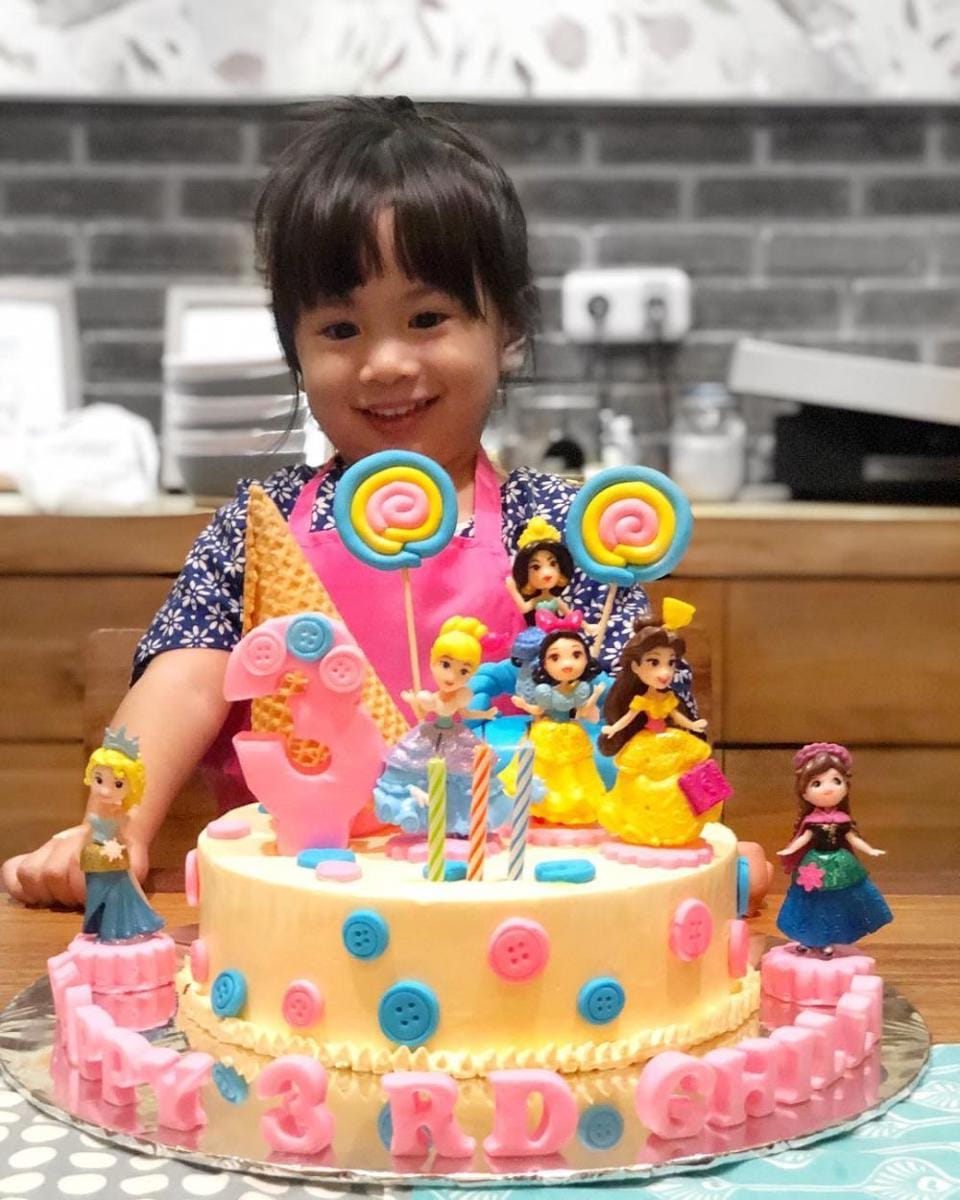 Instagram.com/jenniferarnelita