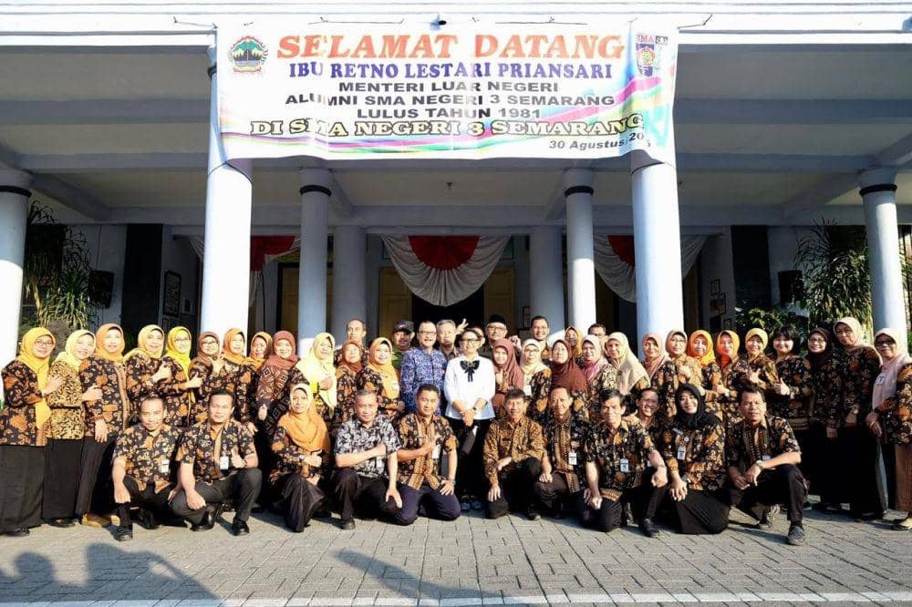 twitter.com/Menlu_RI