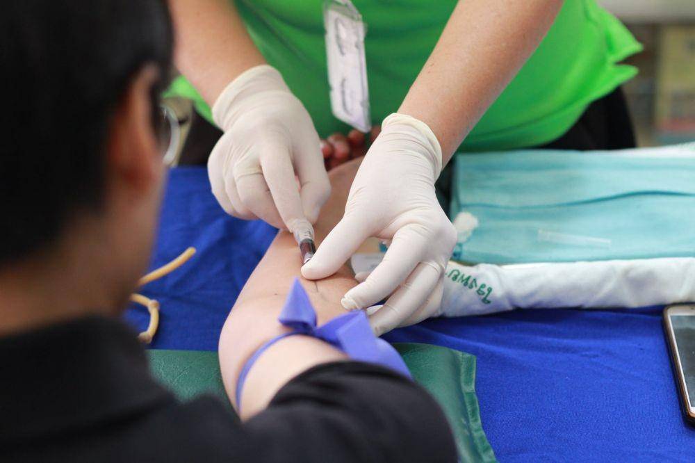 perawat nurse blood test