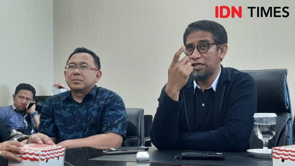 Direktur Utama Pelindo IV Farid Padang, kanan (IDN Times/Aan Pranata)