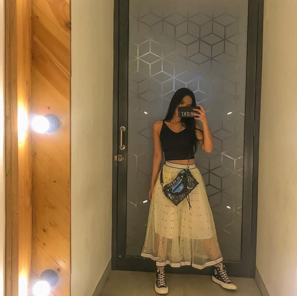 instagram.com/gabriellalarasati