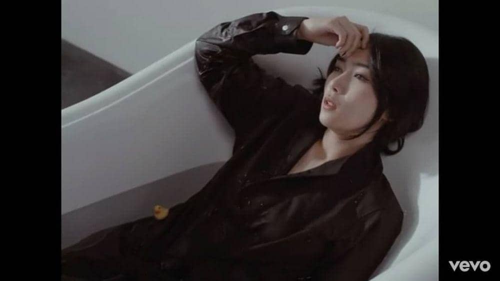 Instagram.com/Isyana.uwu