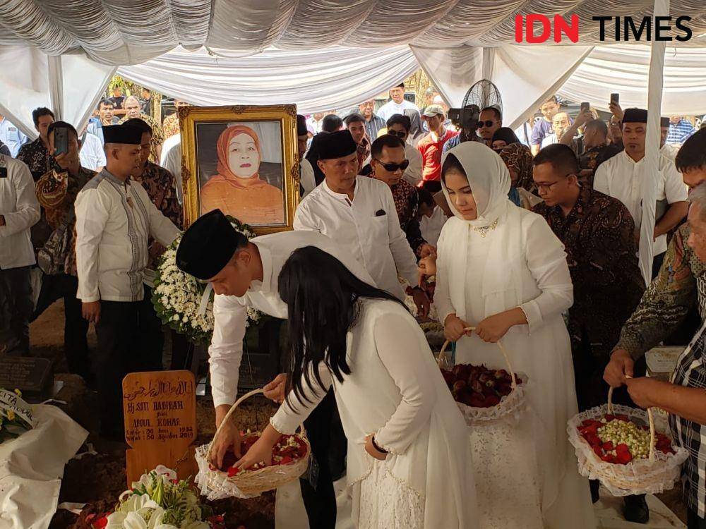 (Prosesi pemakaman ibunda SBY) IDN Times/Hana Adi Putra