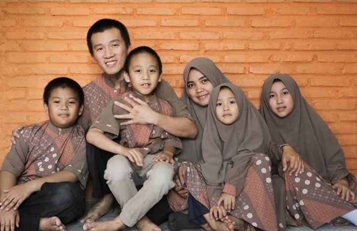 Instagram.com/felixsiauw