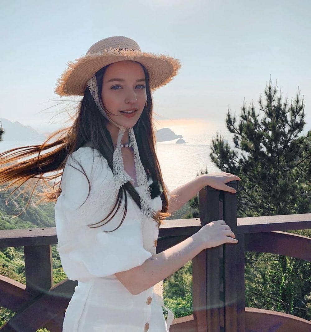 Instagram.com/angelinadanilova