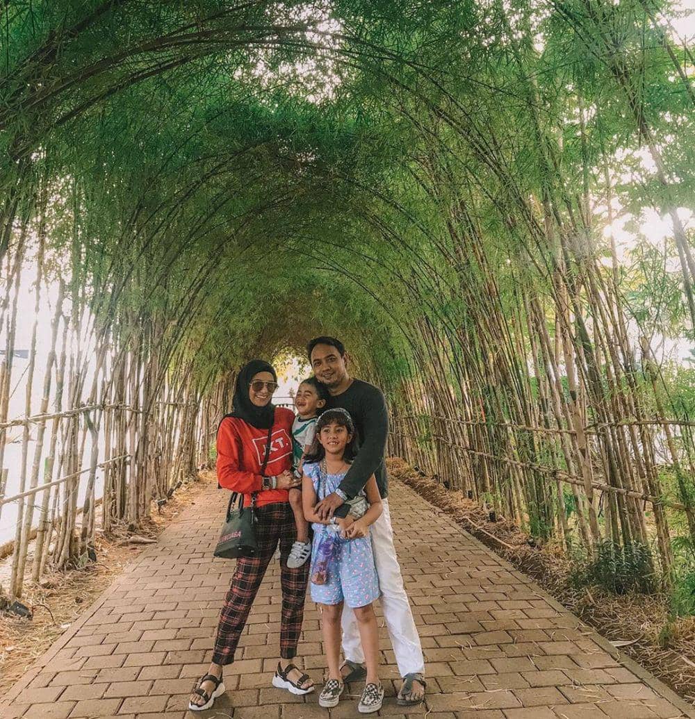 instagram.com/meisya__siregar