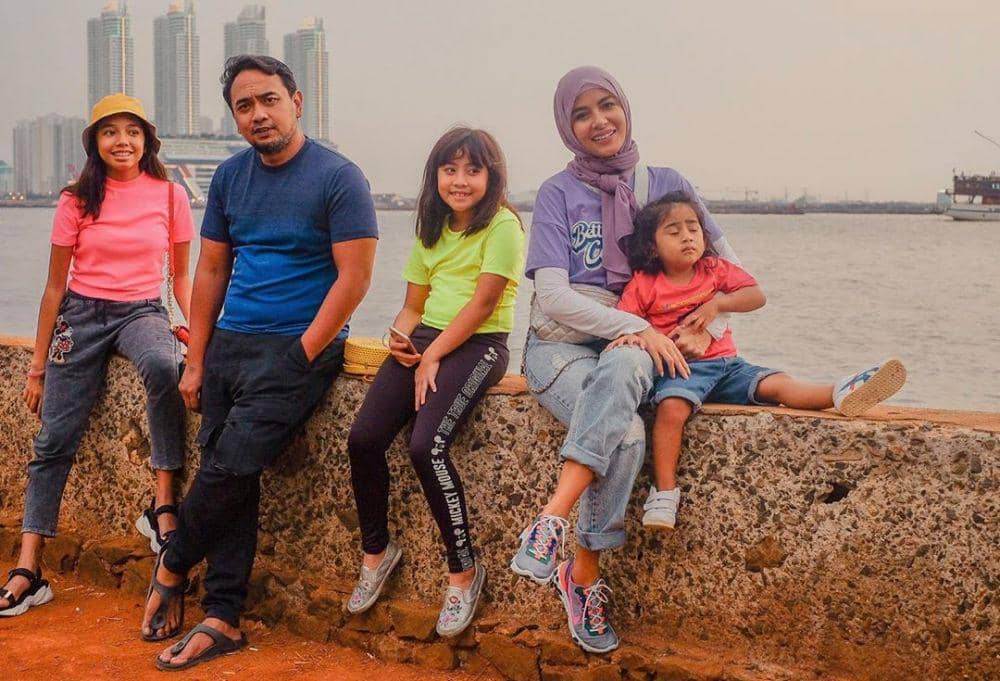 instagram.com/meisya__siregar/