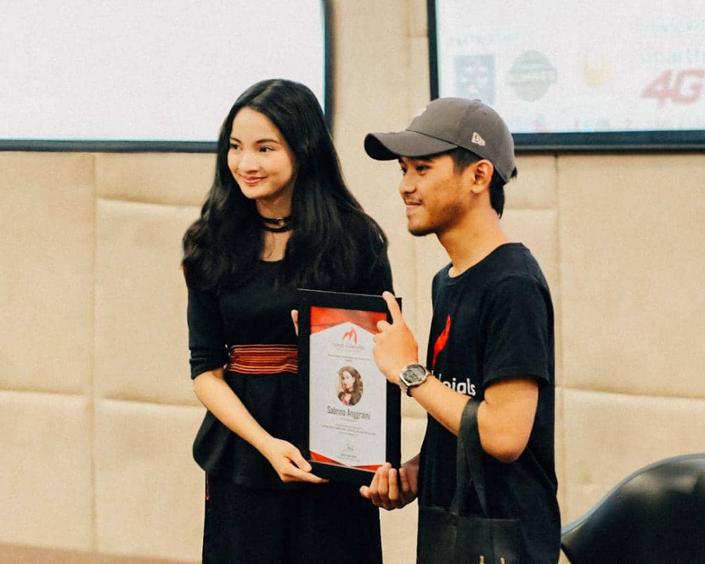 instagram.com/sabrinaanggraini/