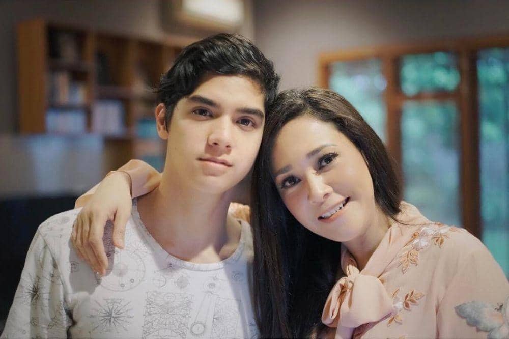 instagram.com/maiaestiantyreal