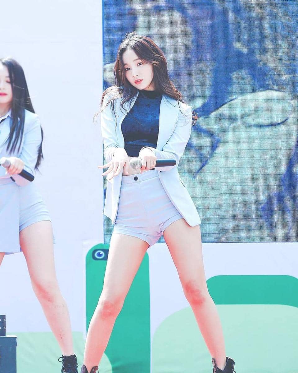 twitter.com/dearnoone