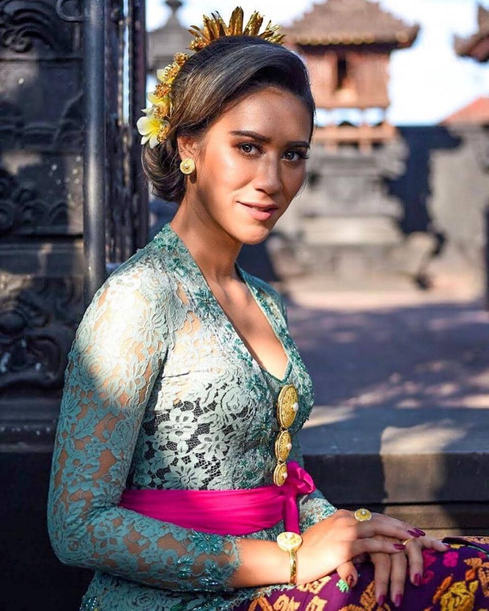 instagram.com/Ni Made Westny Dj