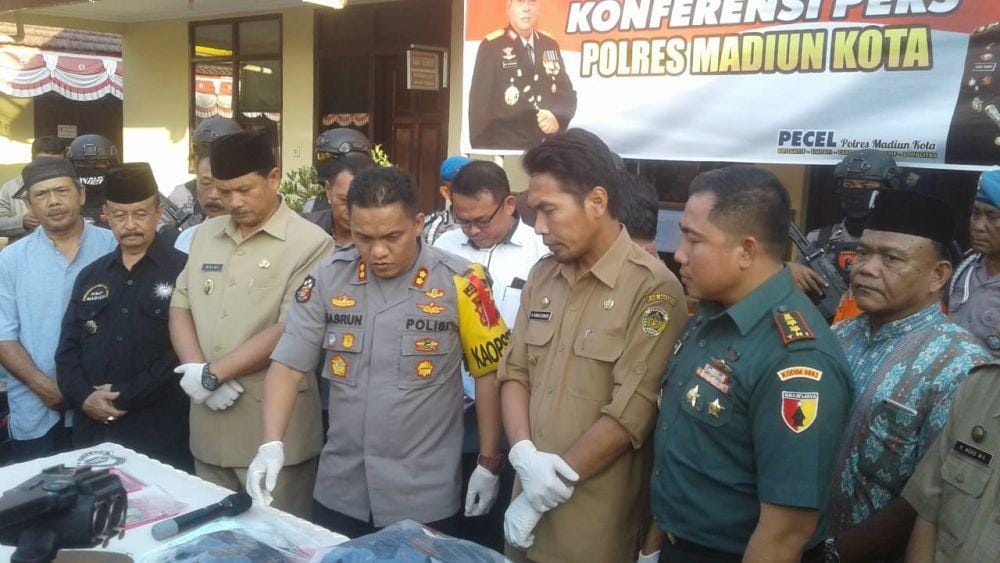 Pers Rilis pembunuhan dengan korban salah satu anggota perguruan silat di Polres Madiun Kota.Dok.IDN Times /Istimewa