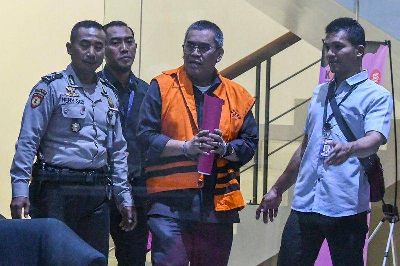 (Bupati Muaraenim Ahmad Yani Ditahan KPK) ANTARA FOTO/Muhammad Adimaja
