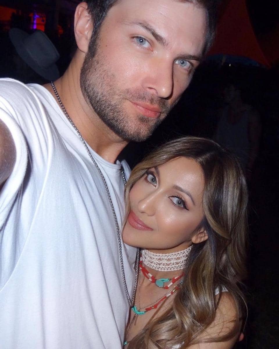 instagram.com/tiaazhari