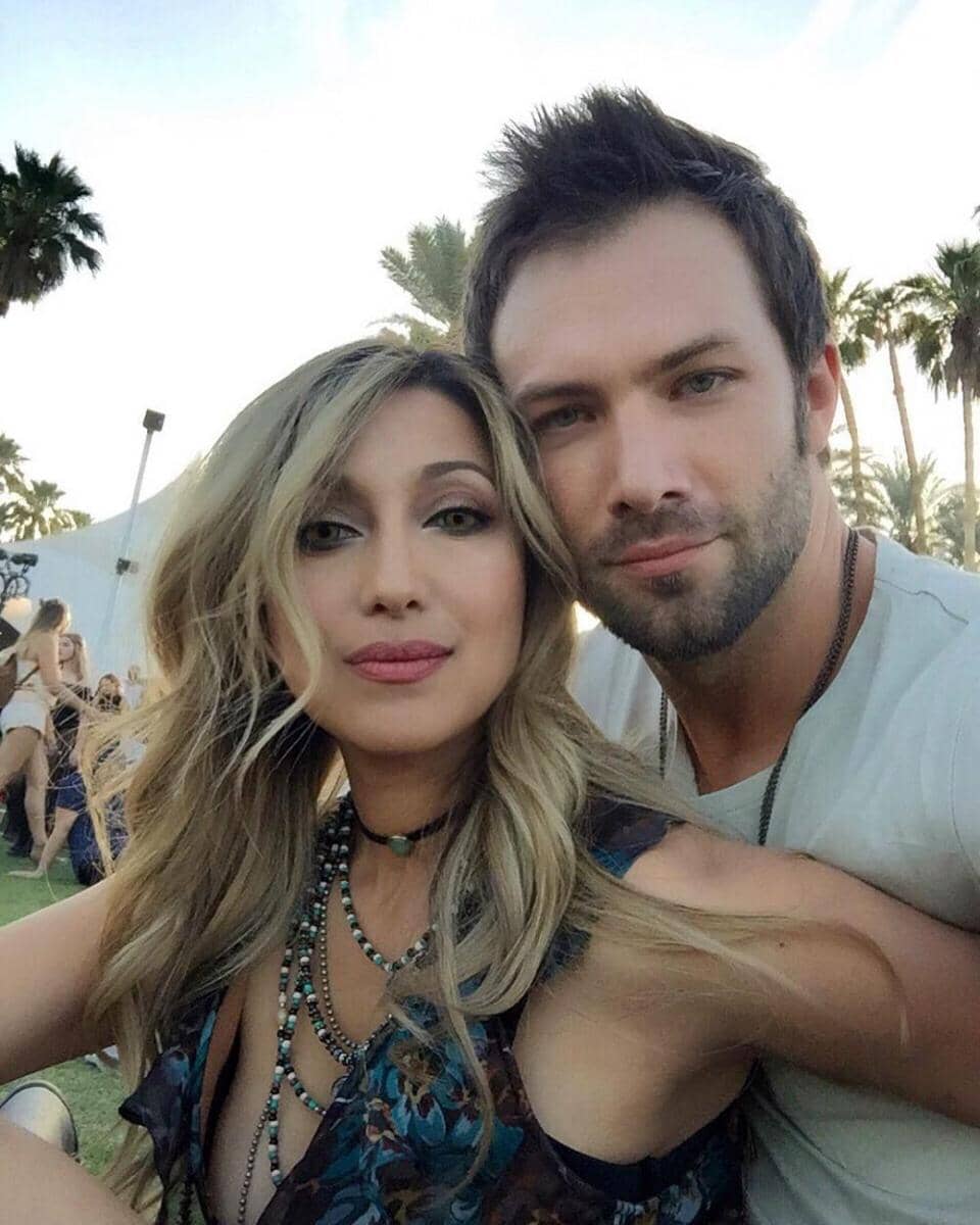 instagram.com/tiaazhari