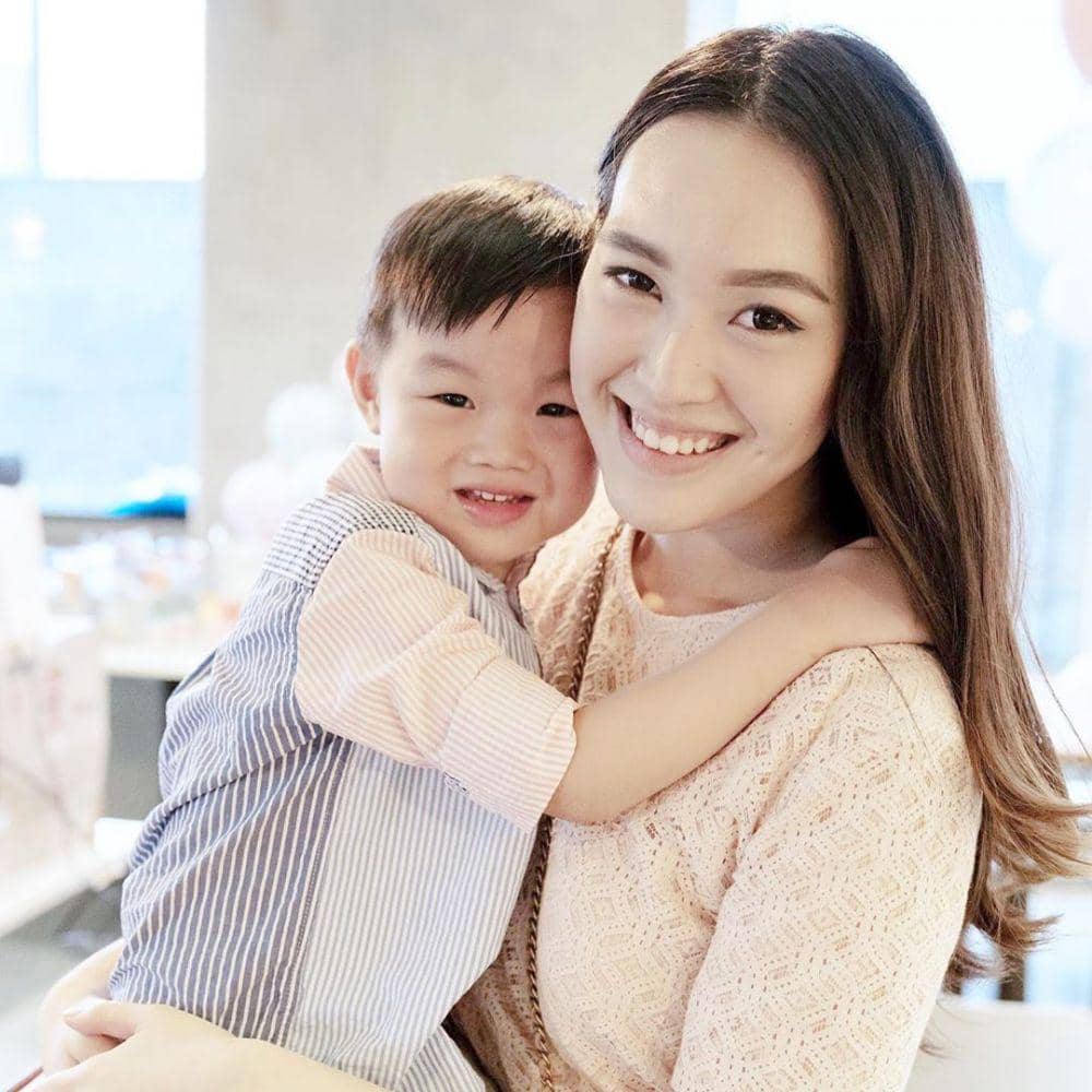 instagram.com/vanialarissa