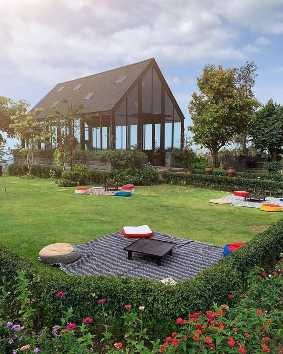 instagram.com/vickyyuwono