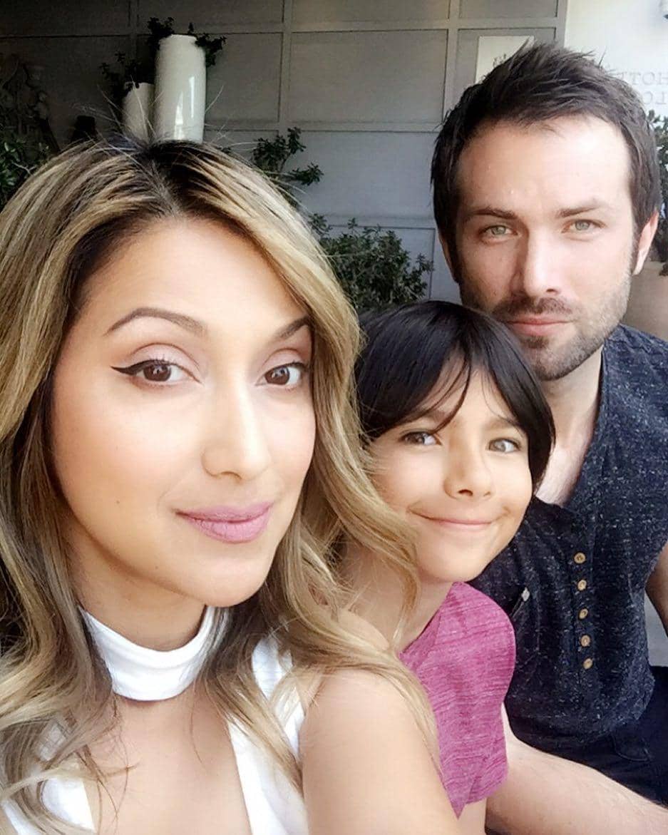 instagram.com/tiaazhari