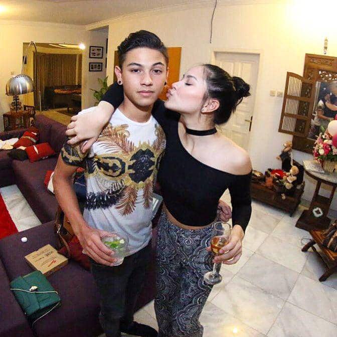 Instagram.com/alyssadaguise