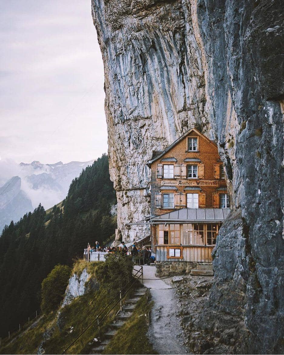 instagram.com/gqtravelrussia