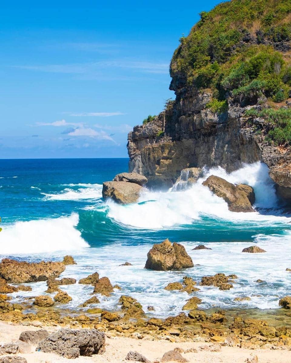 instagram.com/almira16