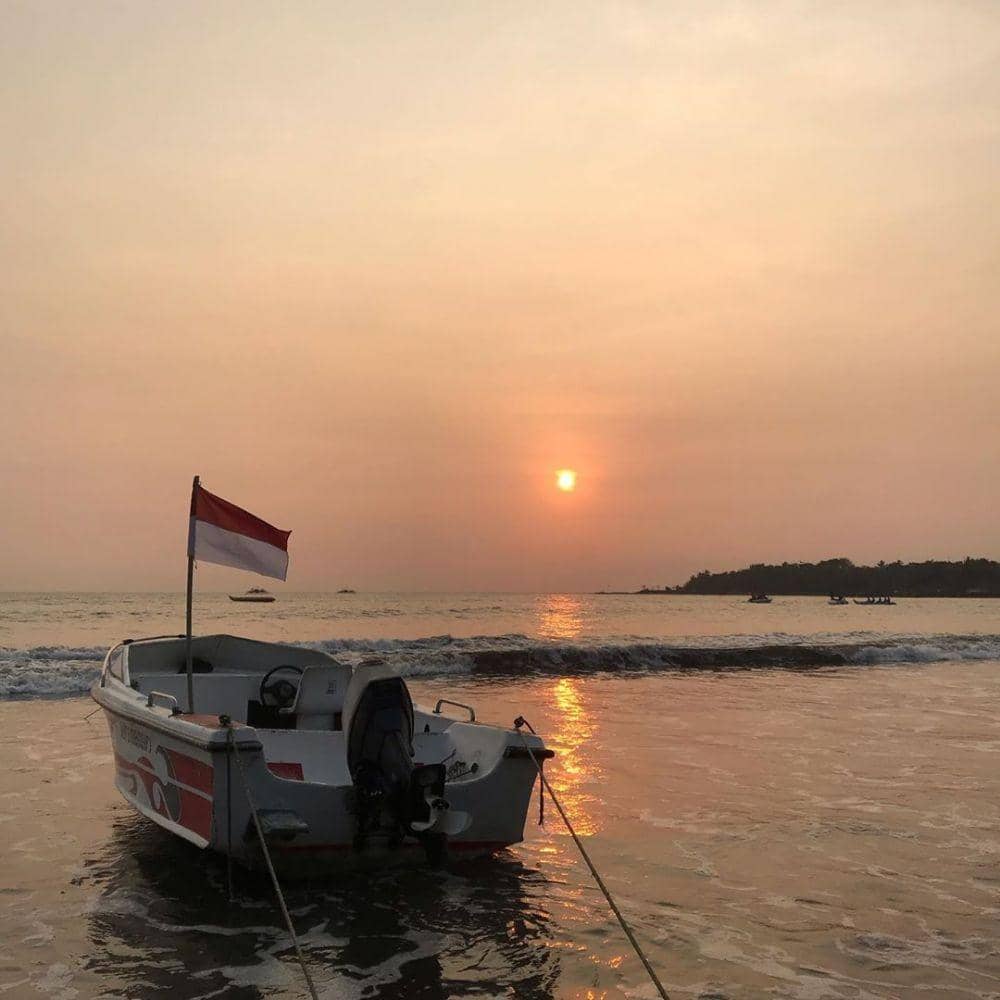 instagram.com/azhimanaraa