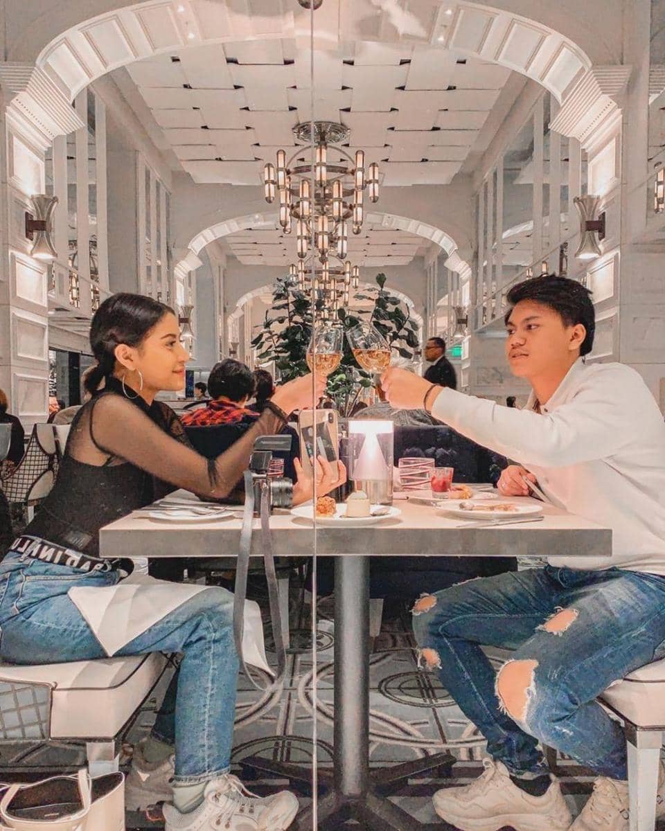 instagram.com/awkarin