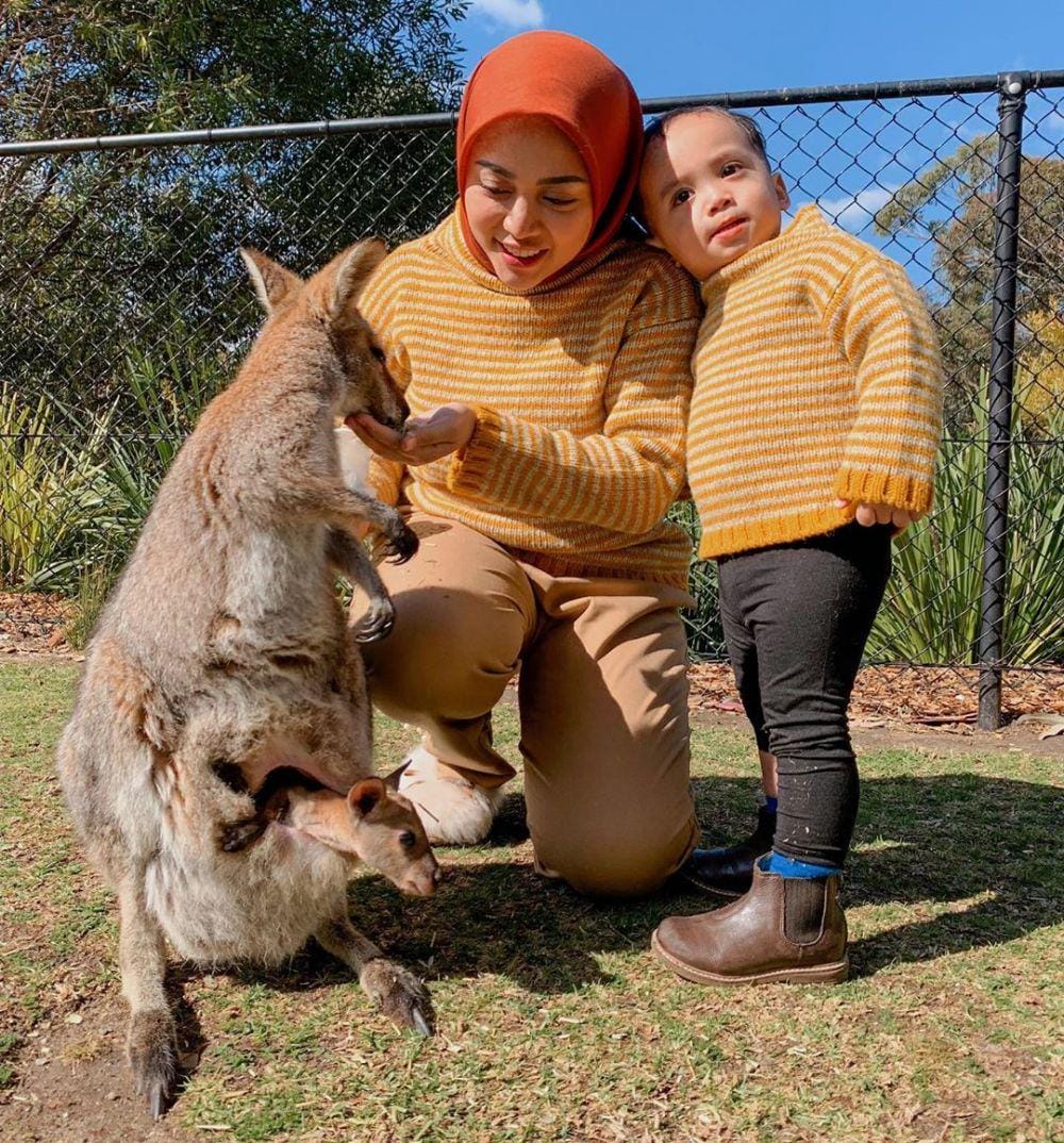 instagram.com/rachelvennya