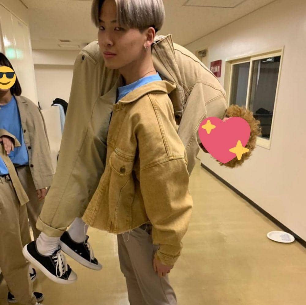 instagram.com/ren.yan_g/