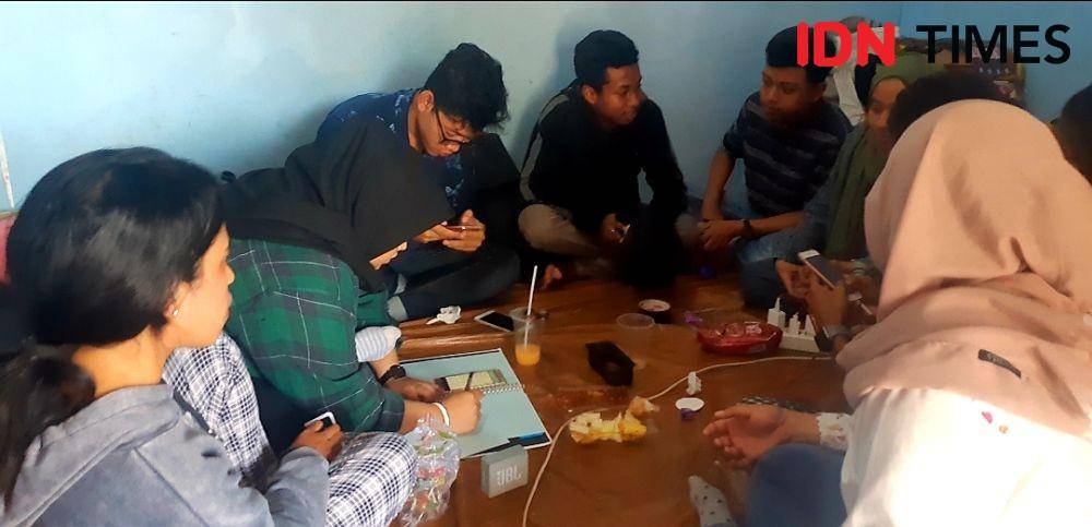 Suasana kegiatan mahasiswa di Unitomo (IDN Times/ Ardiansyah Fajar)