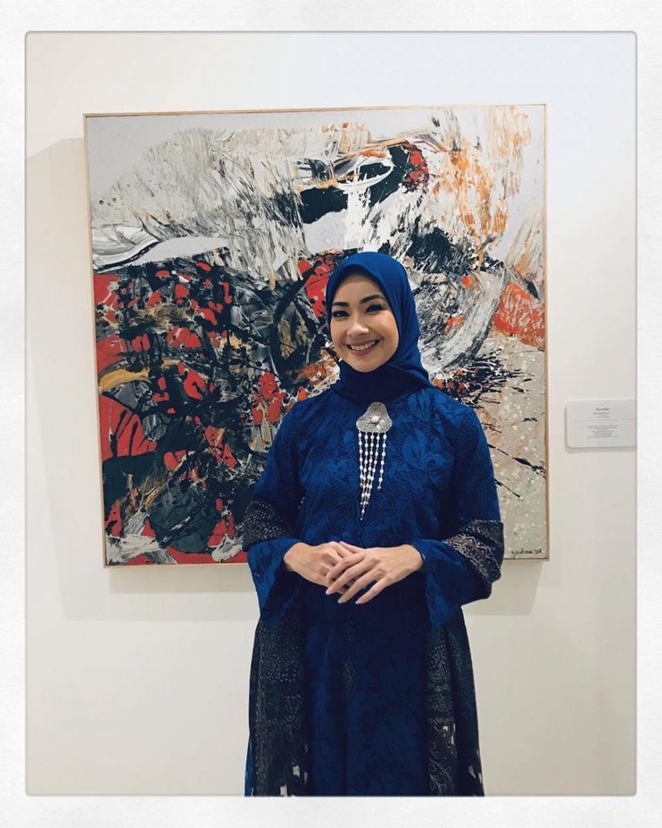 instagram.com/Alya Rohali