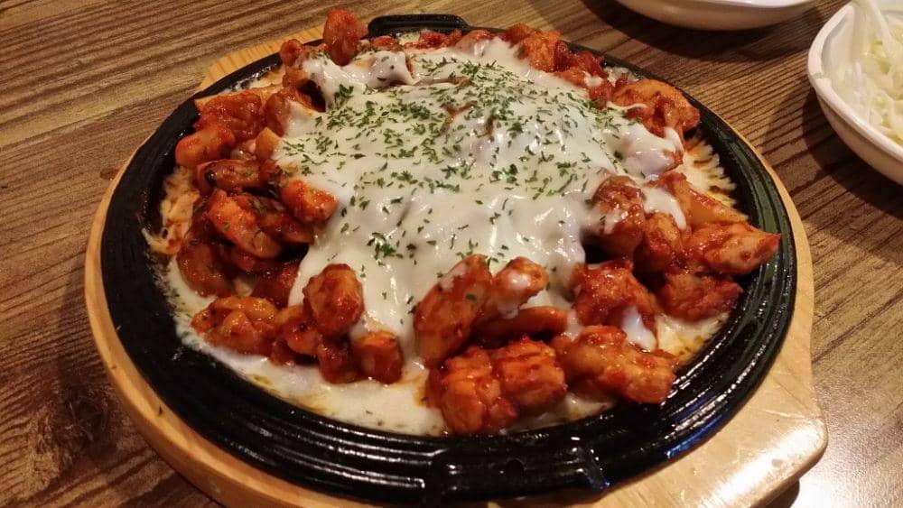 royaldiamondcafeen.wordpress.com