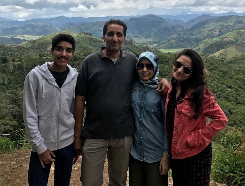 Instagram @dimidimitia